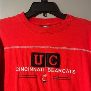 UC Cincinnati Bearcats t-shirt with bold logo, size S